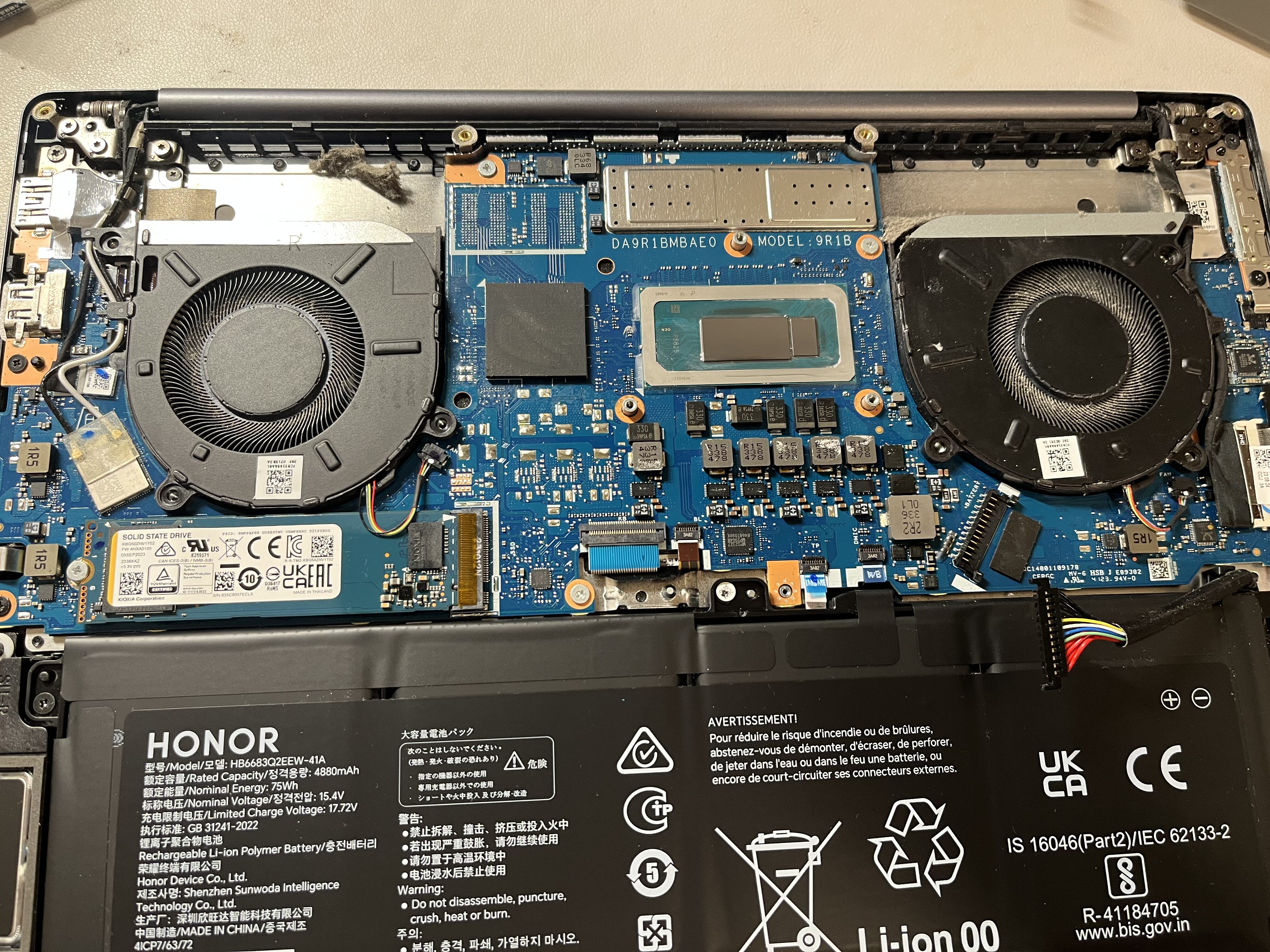 荣耀magicbook 2023 整备清灰,换硅脂,换胶贴。 荣耀magicbook 2023 整备清灰,换硅脂,换胶贴。